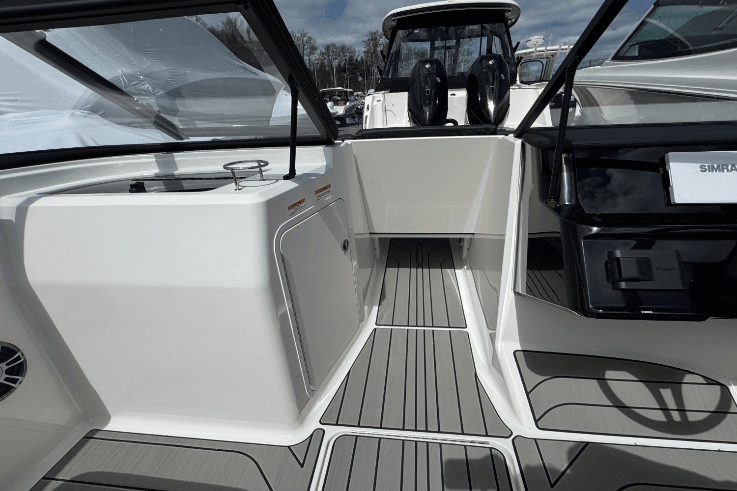 2025 Sea Ray SPX 210 Outboard Image Thumbnail #42