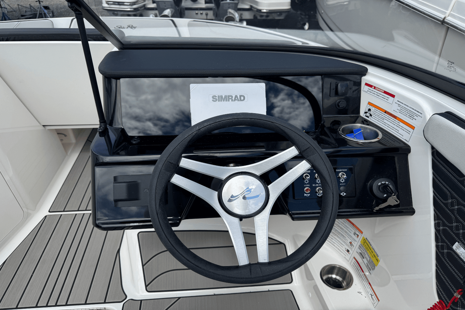 2025 Sea Ray SPX 210 Outboard Image Thumbnail #34