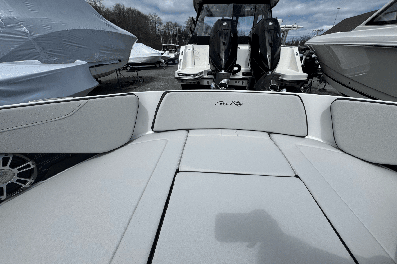 2025 Sea Ray SPX 210 Outboard Image Thumbnail #59