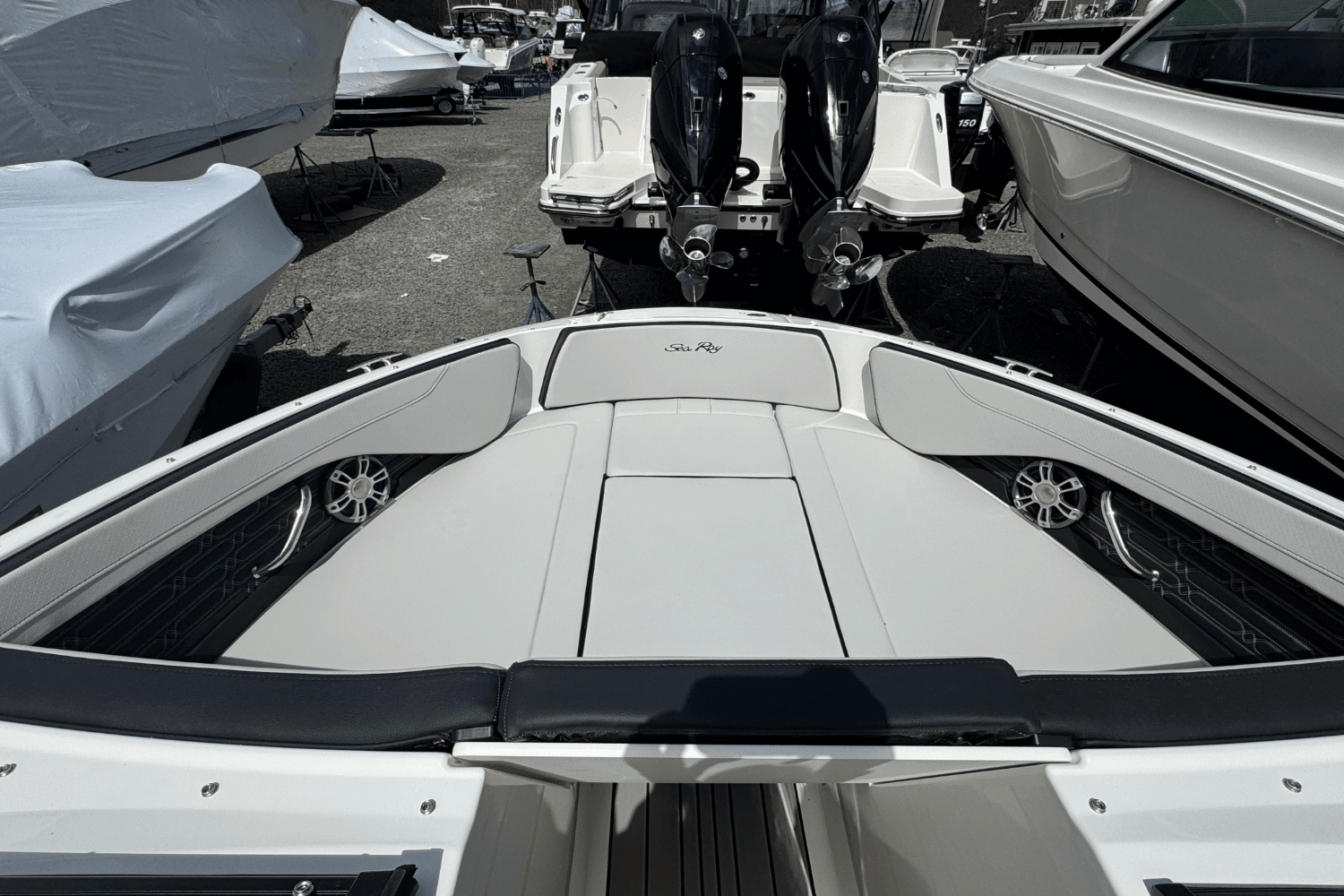 2025 Sea Ray SPX 210 Outboard Image Thumbnail #51