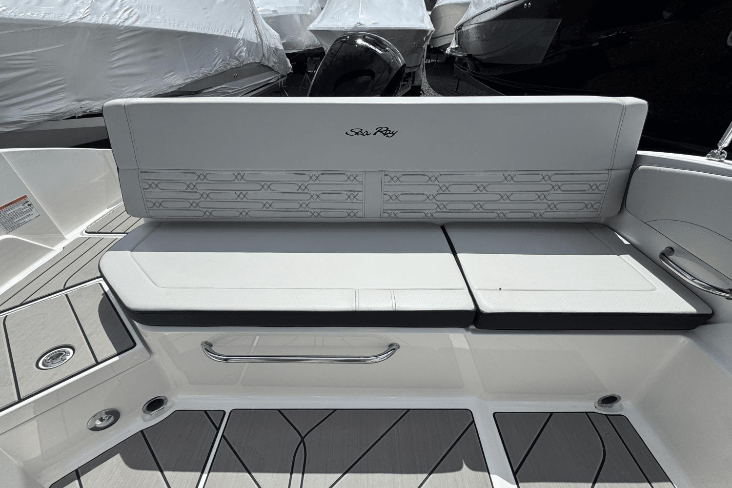 2025 Sea Ray SPX 210 Outboard Image Thumbnail #24