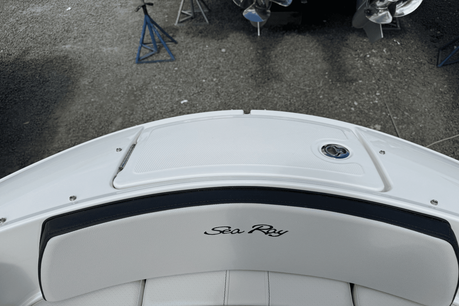 2025 Sea Ray SPX 210 Outboard Image Thumbnail #61