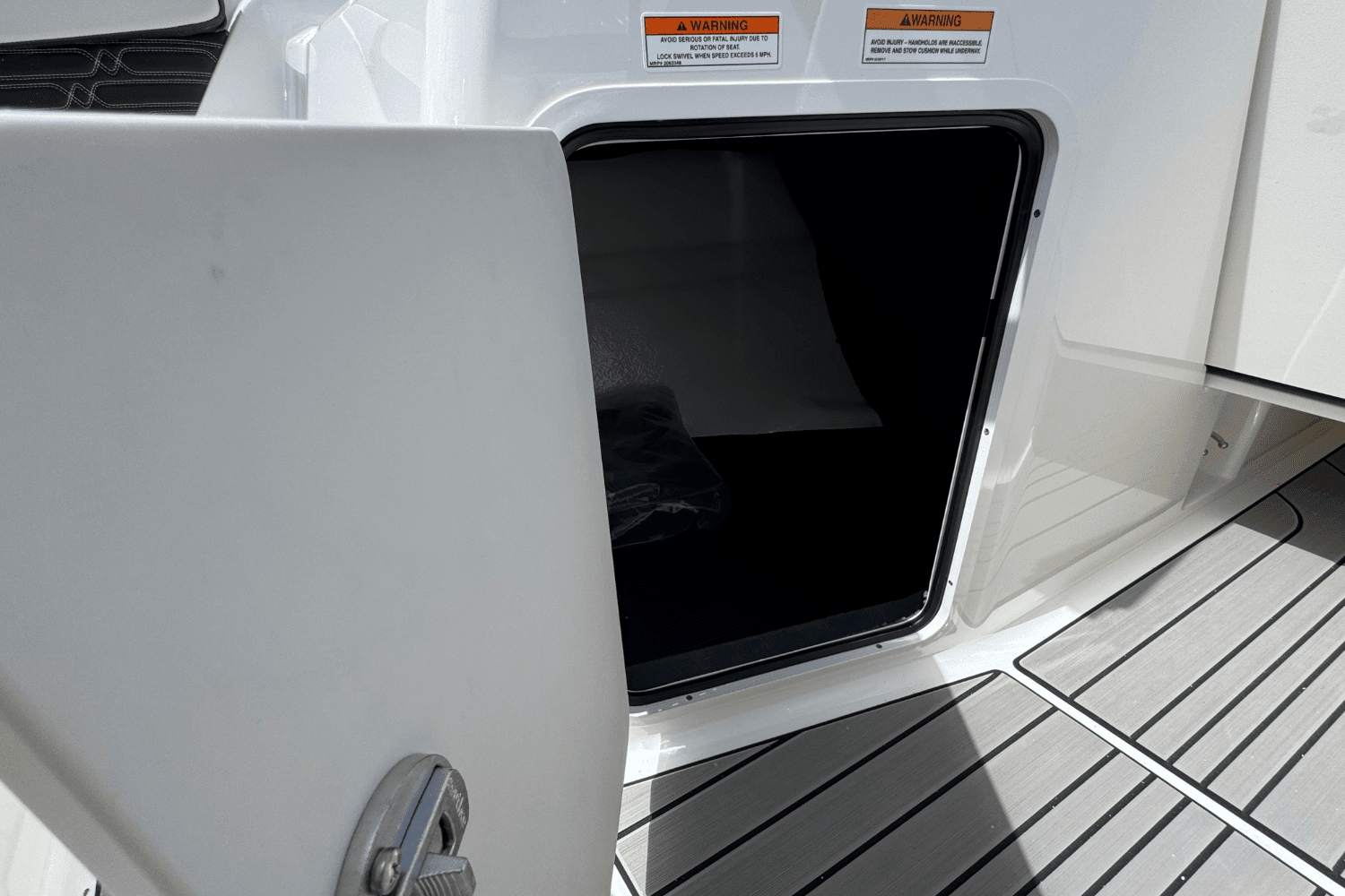 2025 Sea Ray SPX 210 Outboard Image Thumbnail #44
