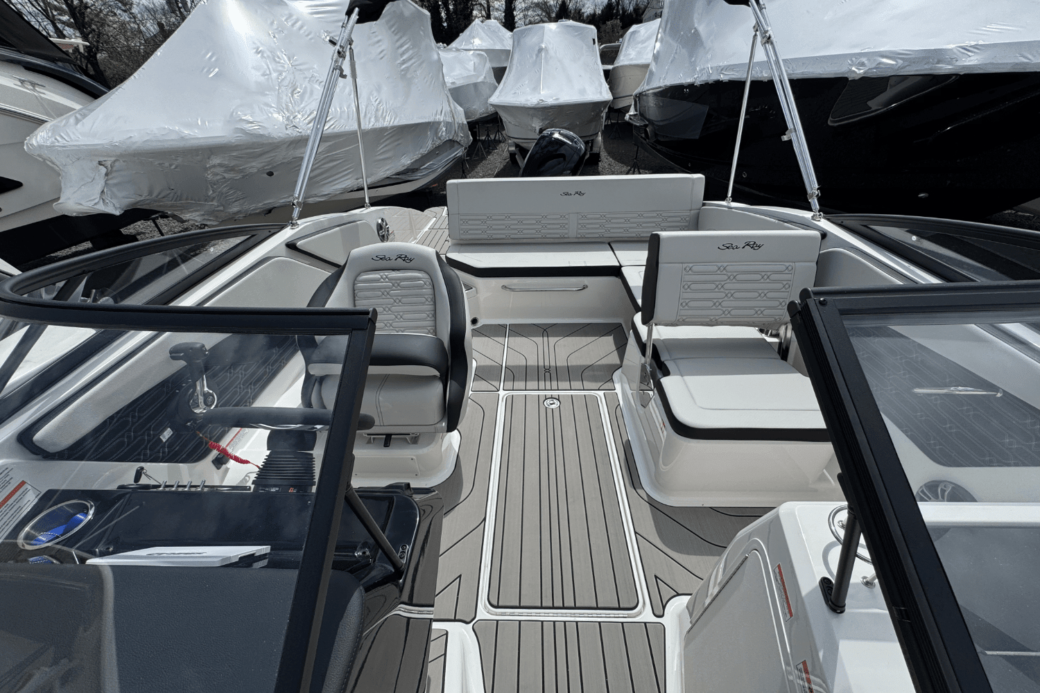 2025 Sea Ray SPX 210 Outboard Image Thumbnail #47