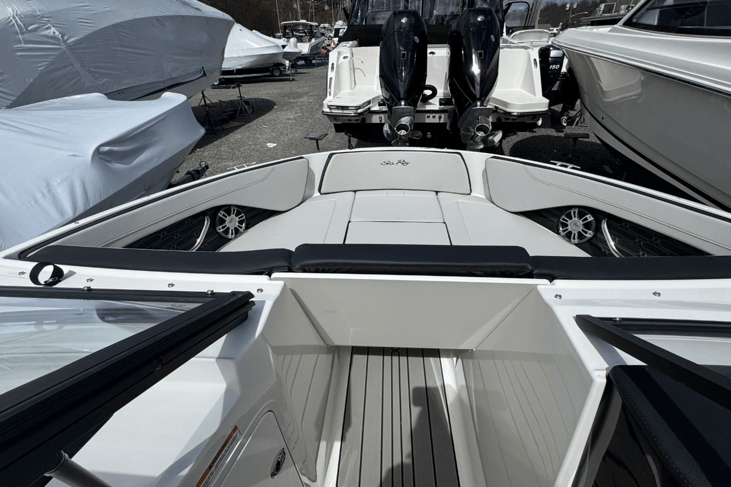 2025 Sea Ray SPX 210 Outboard Image Thumbnail #50
