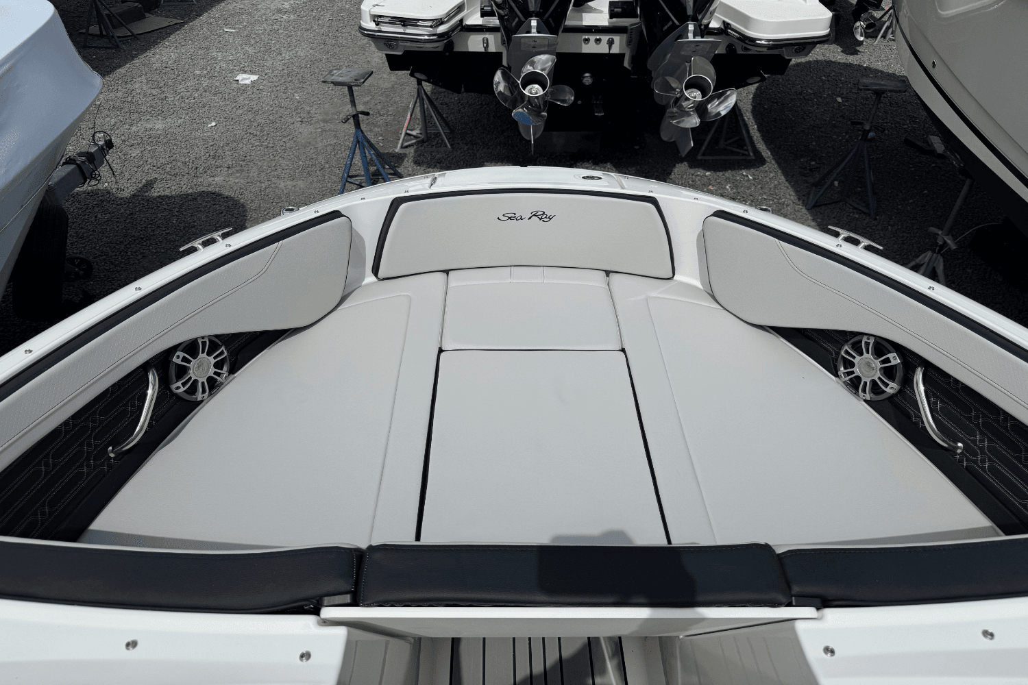 2025 Sea Ray SPX 210 Outboard Image Thumbnail #52