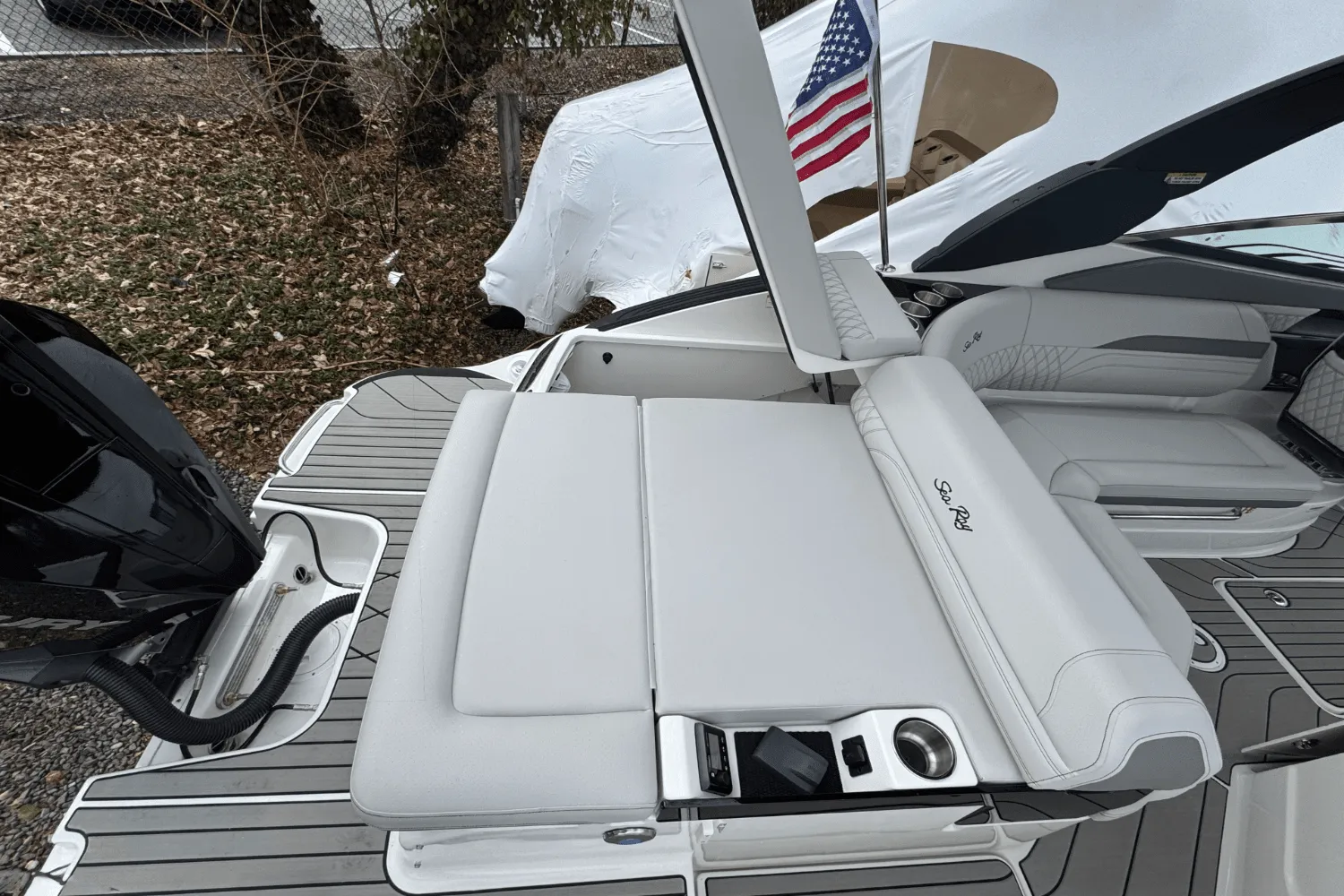 2025 Sea Ray SLX 260 Outboard Image Thumbnail #12