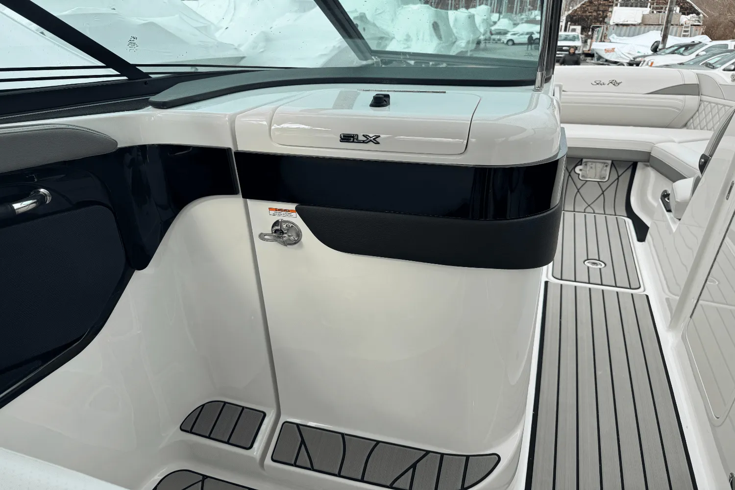 2025 Sea Ray SLX 260 Outboard Image Thumbnail #51