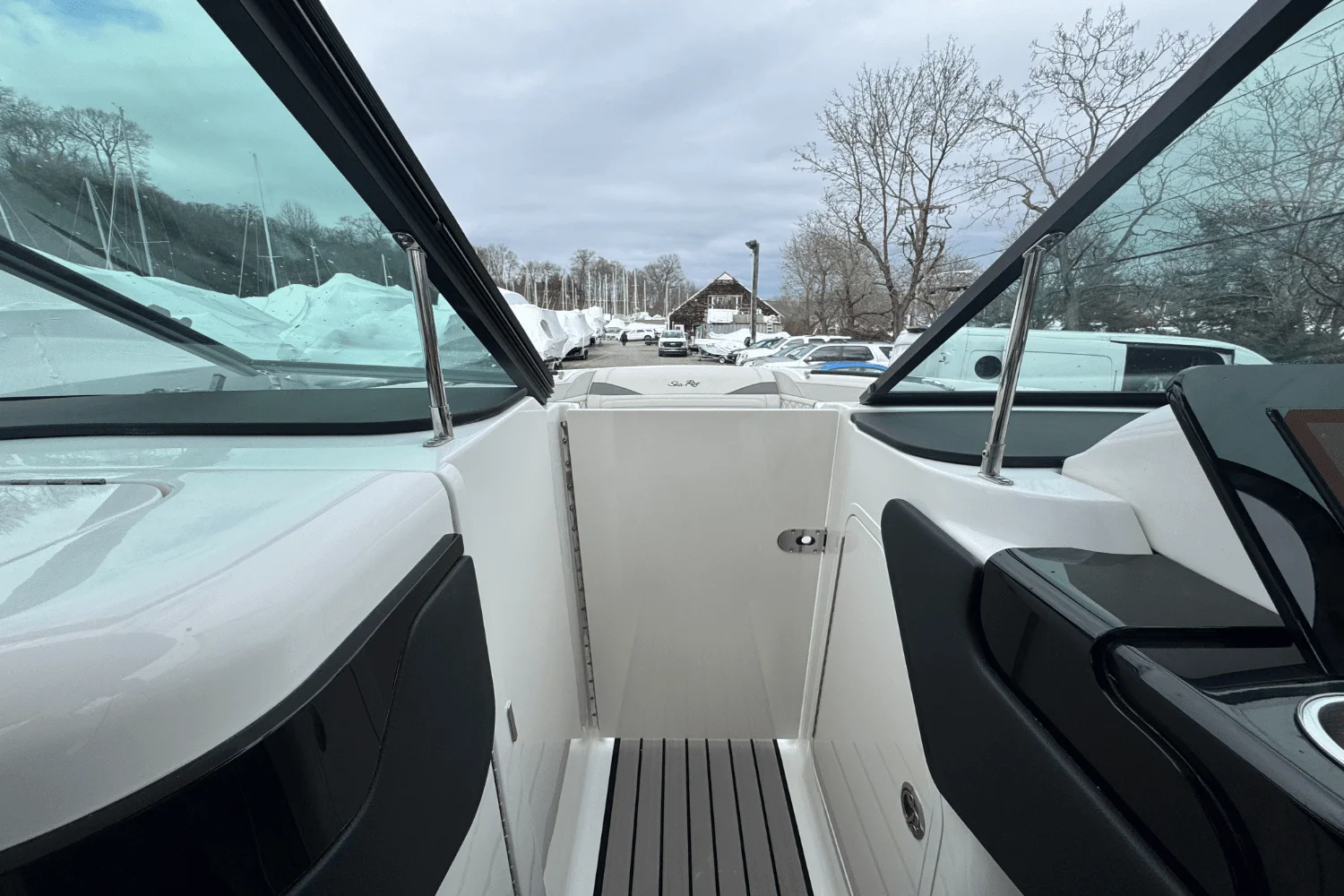 2025 Sea Ray SLX 260 Outboard Image Thumbnail #58