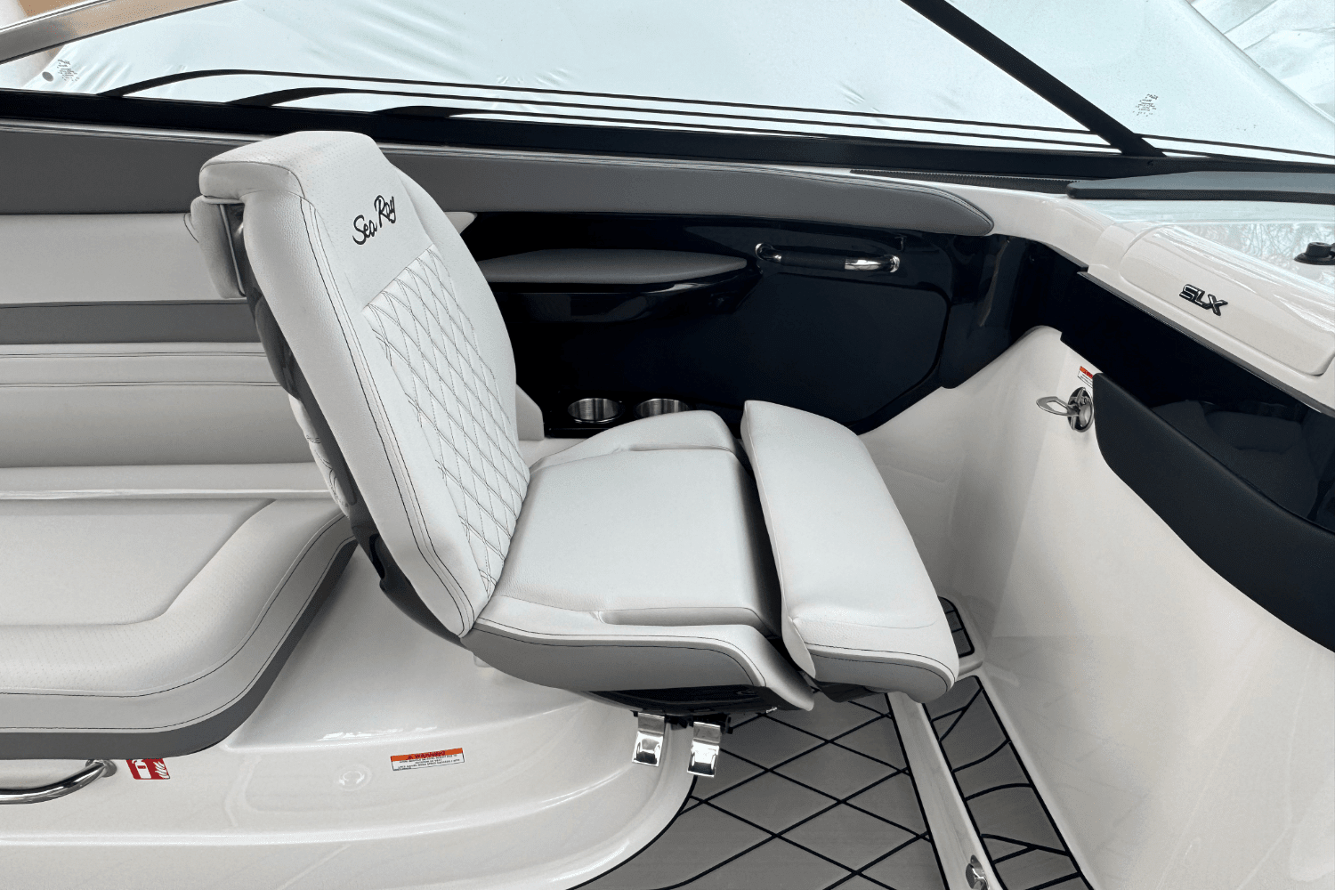 2025 Sea Ray SLX 260 Outboard Image Thumbnail #46