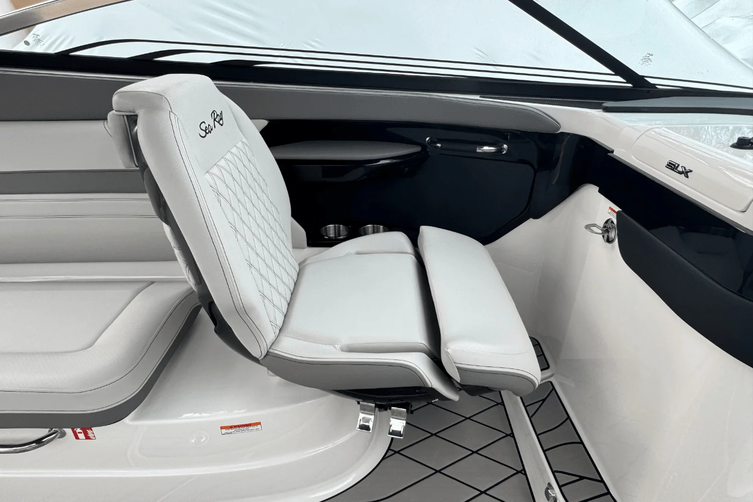 2025 Sea Ray SLX 260 Outboard Image Thumbnail #46