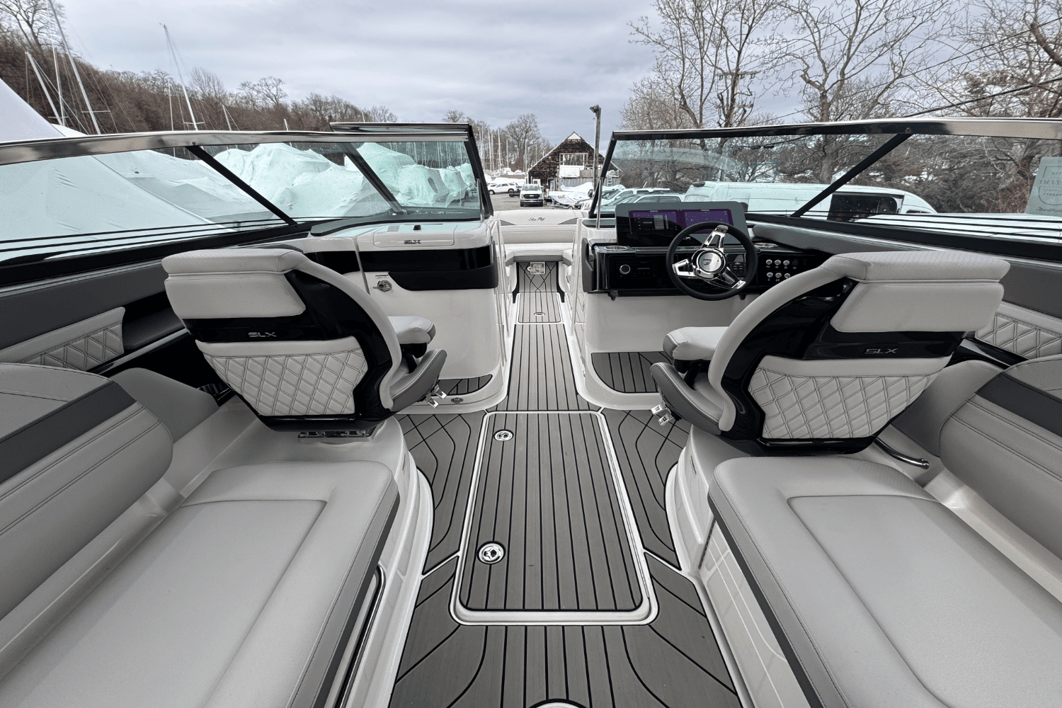 2025 Sea Ray SLX 260 Outboard Image Thumbnail #29