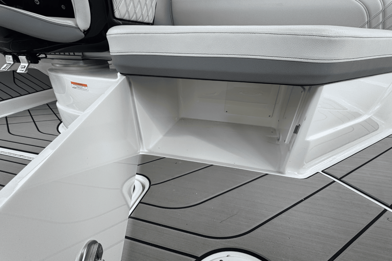 2025 Sea Ray SLX 260 Outboard Image Thumbnail #26