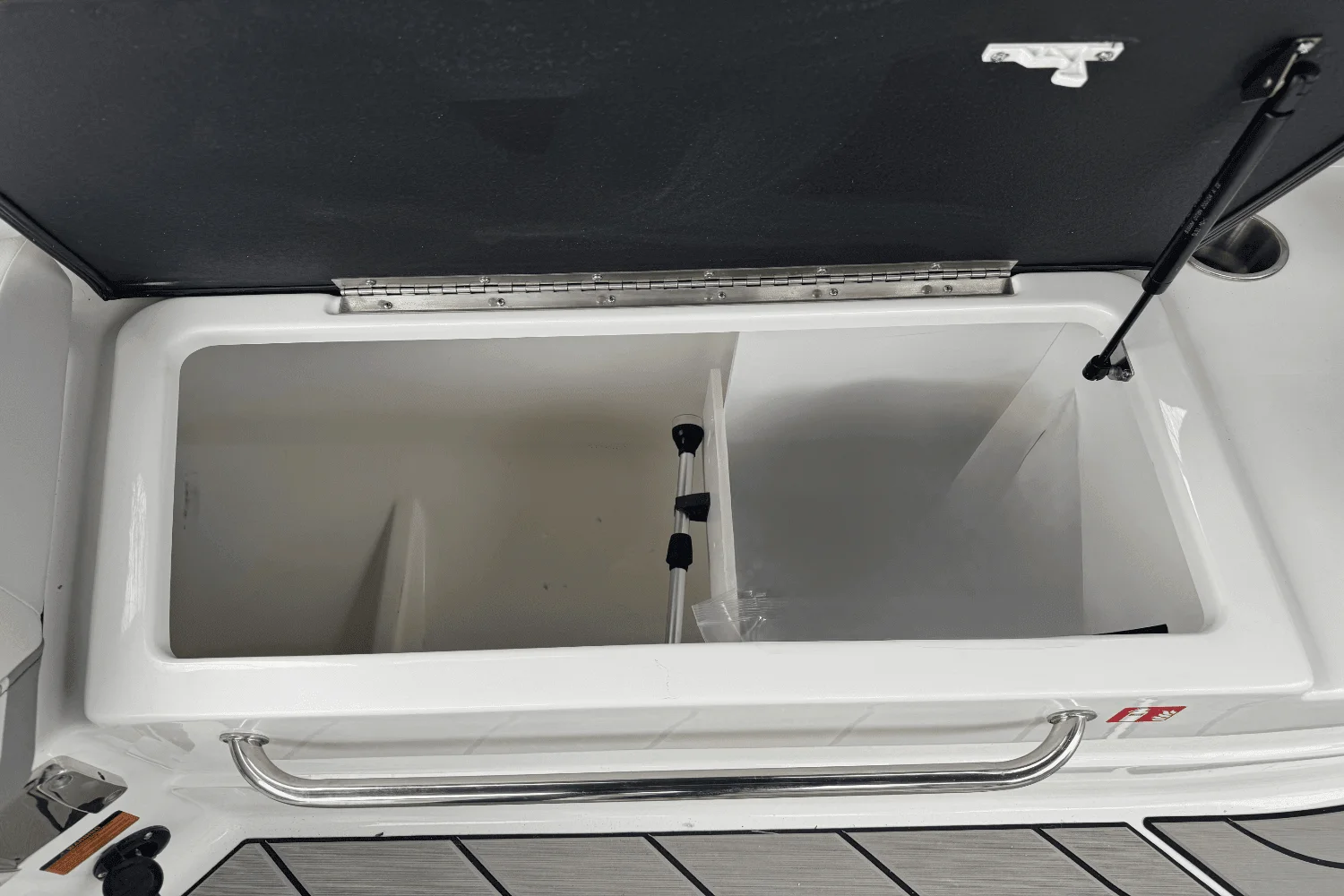 2025 Sea Ray SLX 260 Outboard Image Thumbnail #24