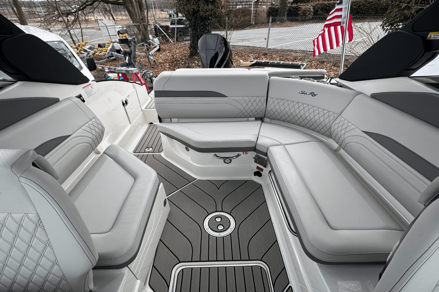 2025 Sea Ray SLX 260 Outboard Image Thumbnail #13