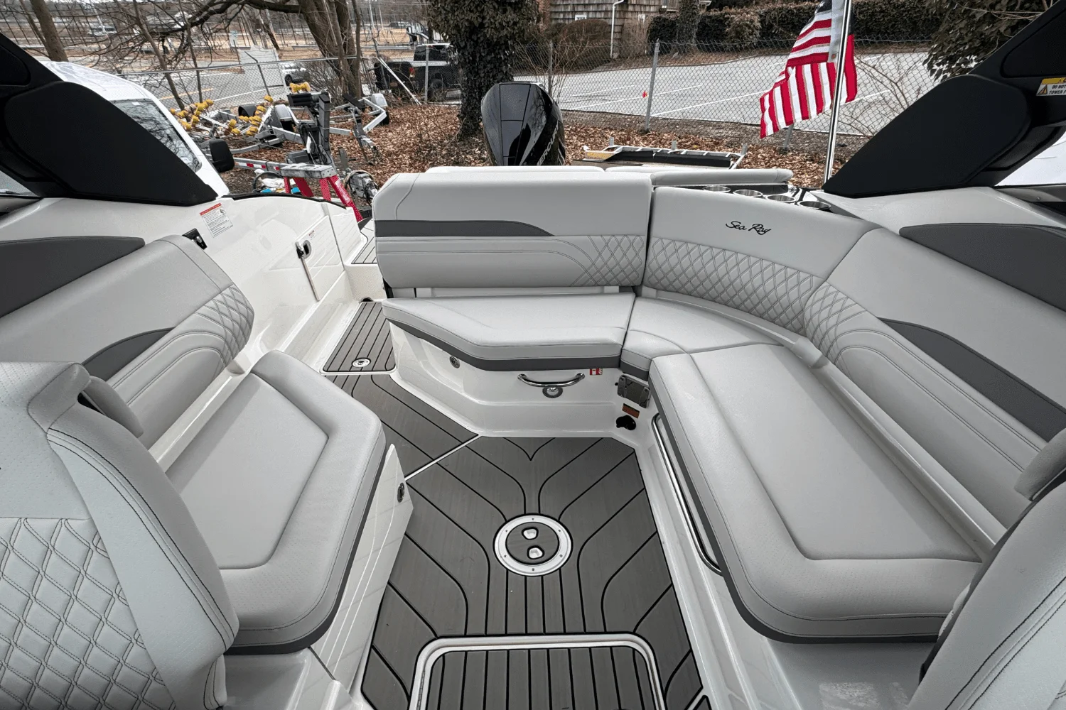 2025 Sea Ray SLX 260 Outboard Image Thumbnail #13