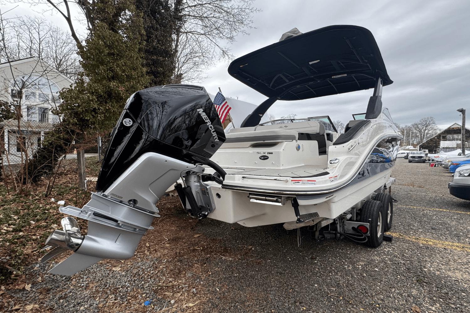 2025 Sea Ray SLX 260 Outboard Image Thumbnail #3