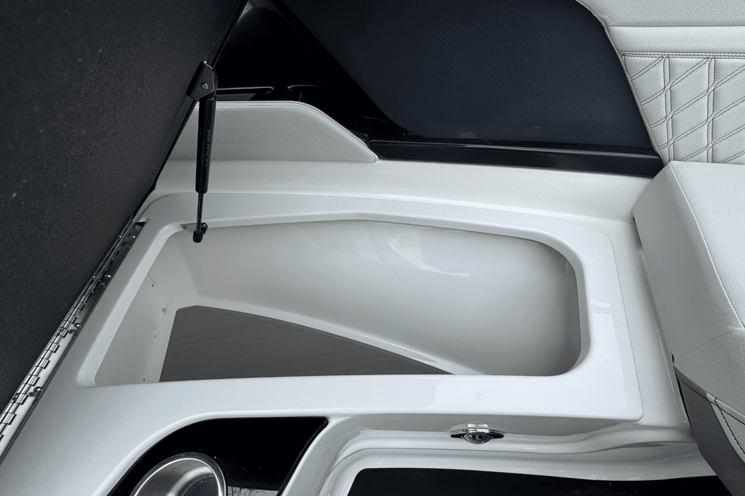 2025 Sea Ray SLX 260 Outboard Image Thumbnail #68