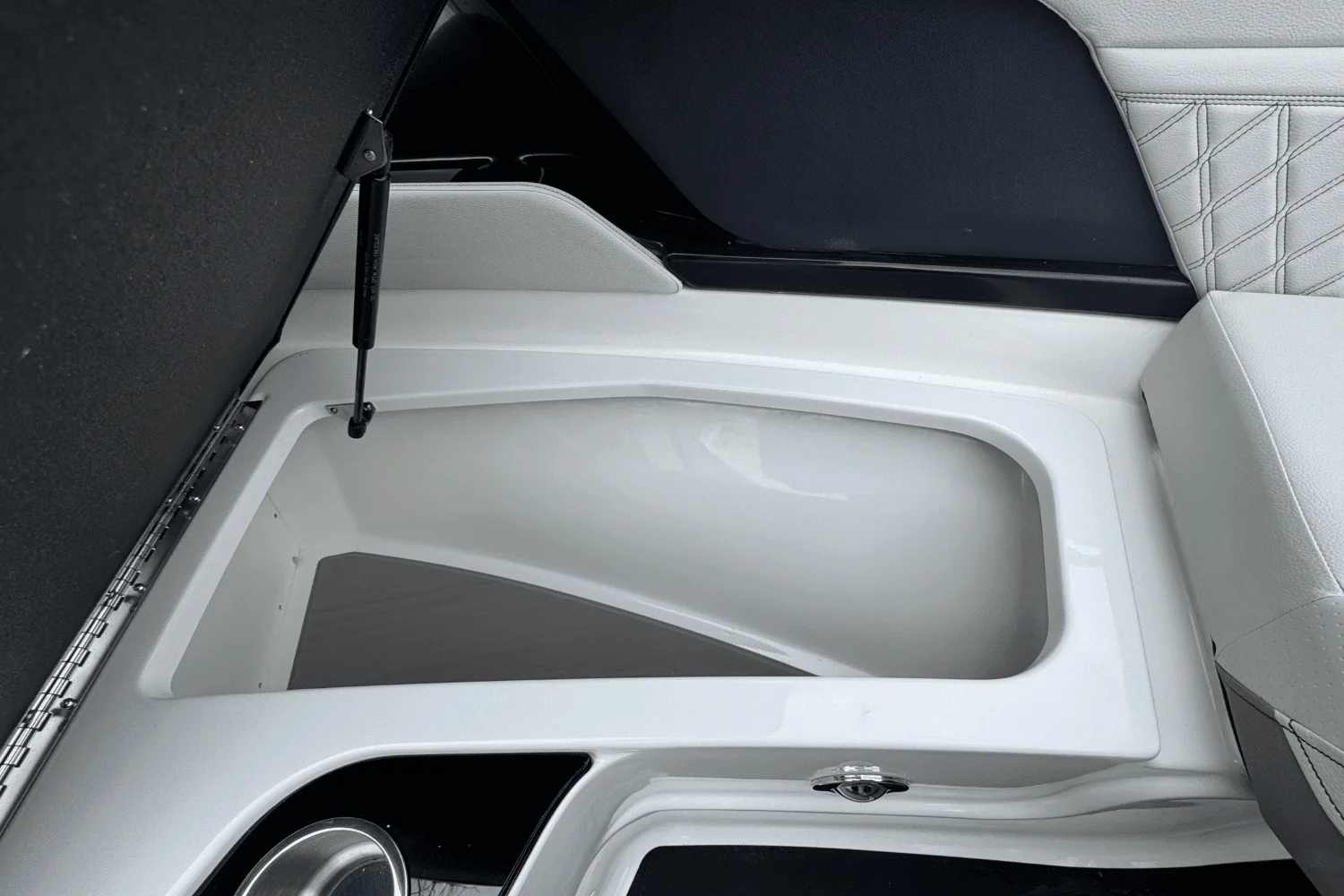 2025 Sea Ray SLX 260 Outboard Image Thumbnail #68