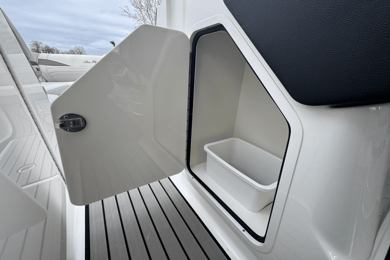 2025 Sea Ray SLX 260 Outboard Image Thumbnail #56