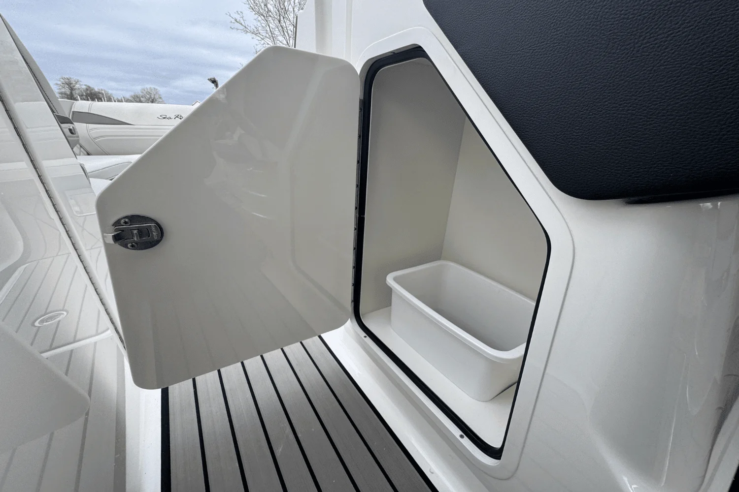 2025 Sea Ray SLX 260 Outboard Image Thumbnail #56