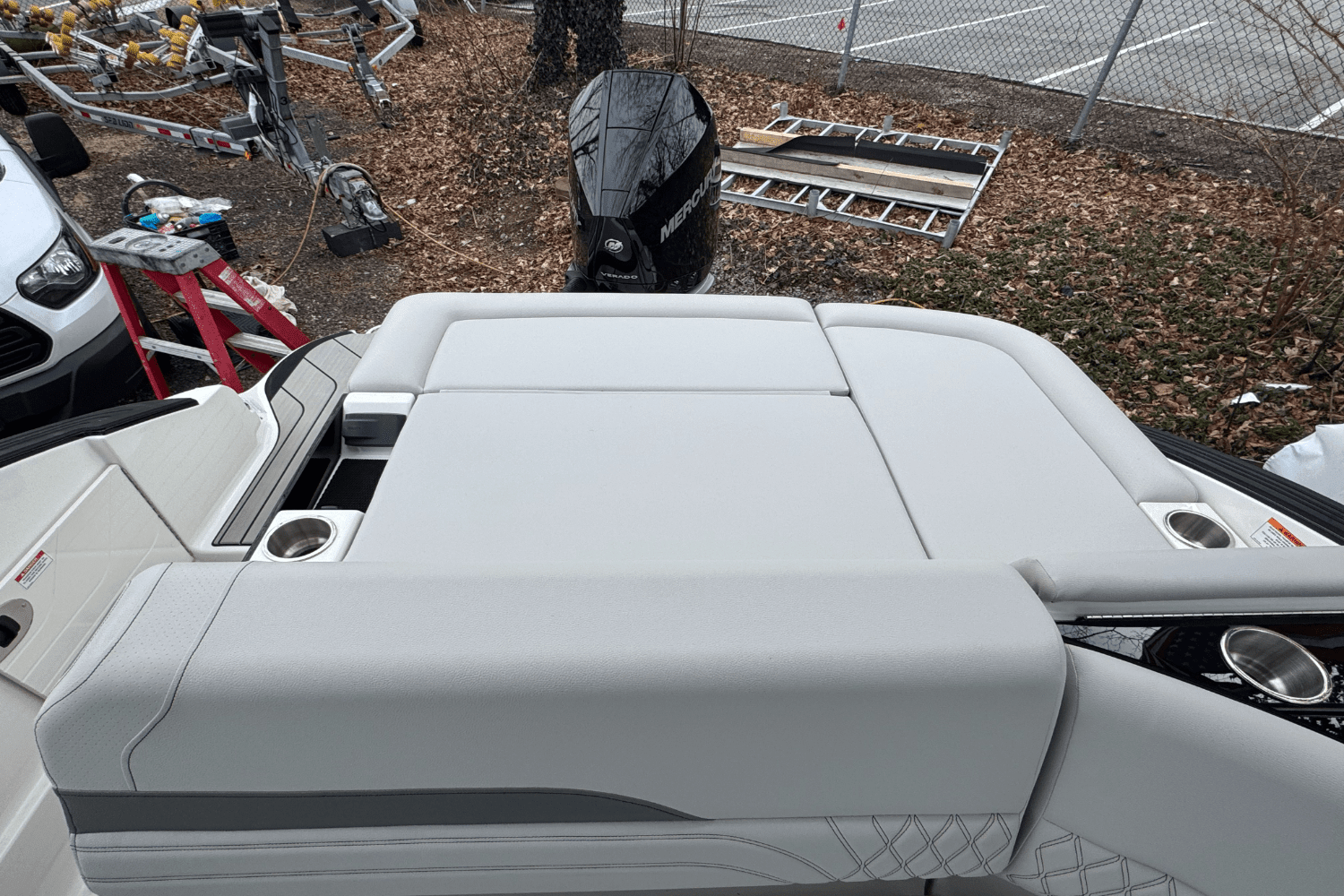 2025 Sea Ray SLX 260 Outboard Image Thumbnail #5