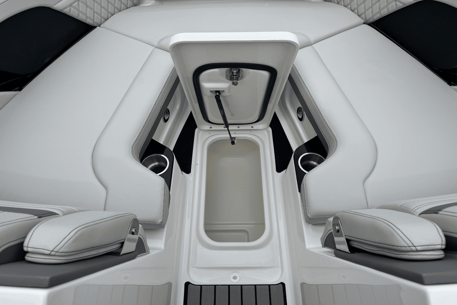 2025 Sea Ray SLX 260 Outboard Image Thumbnail #61