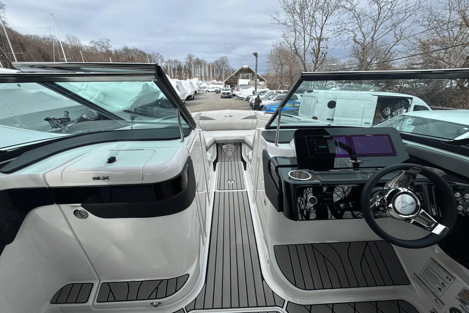 2025 Sea Ray SLX 260 Outboard Image Thumbnail #54