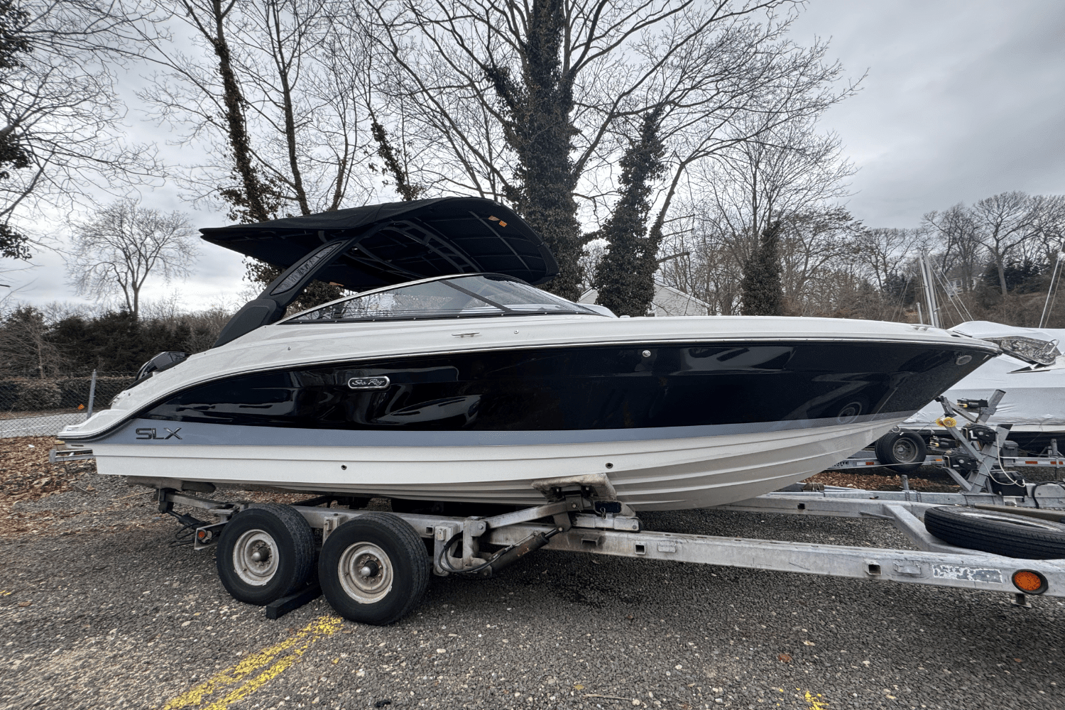 2025 Sea Ray SLX 260 Outboard Image Thumbnail #1