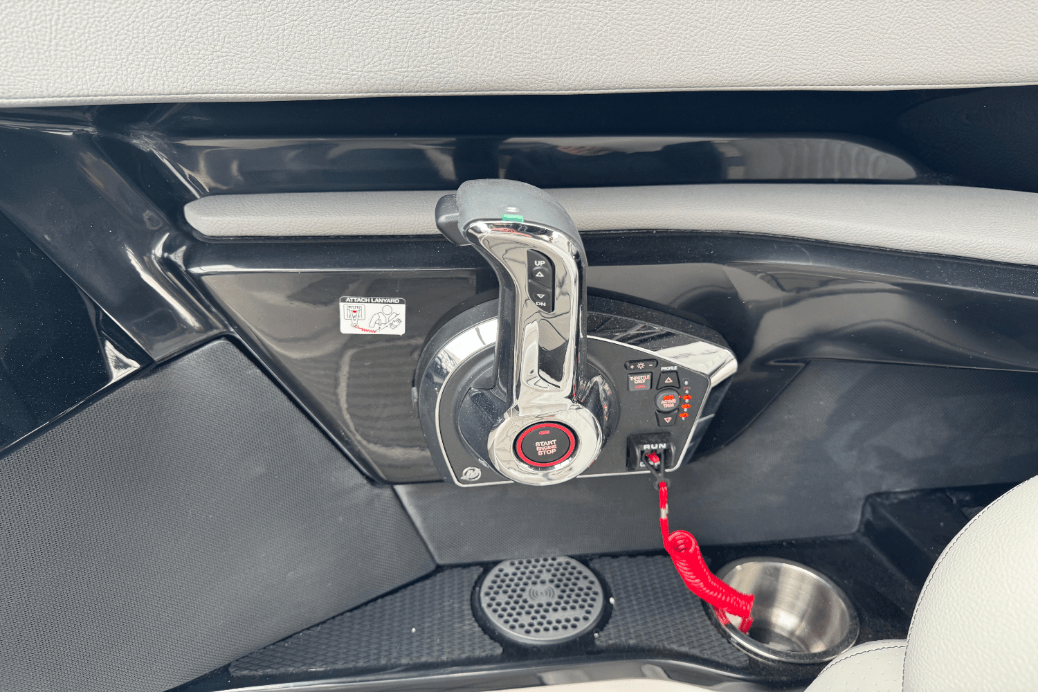 2025 Sea Ray SLX 260 Outboard Image Thumbnail #40