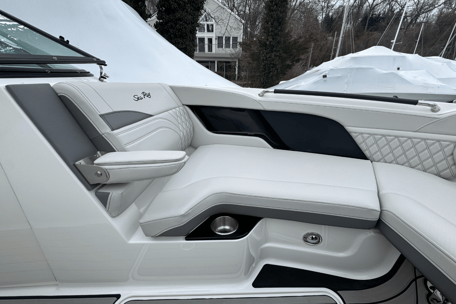 2025 Sea Ray SLX 260 Outboard Image Thumbnail #66