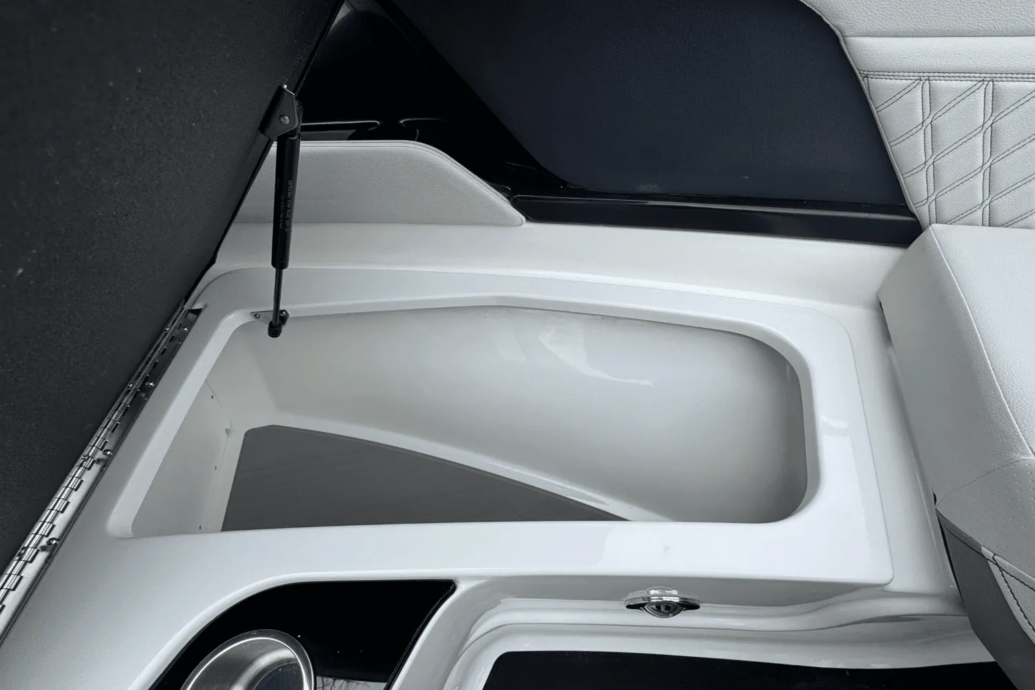 2025 Sea Ray SLX 260 Outboard Image Thumbnail #68
