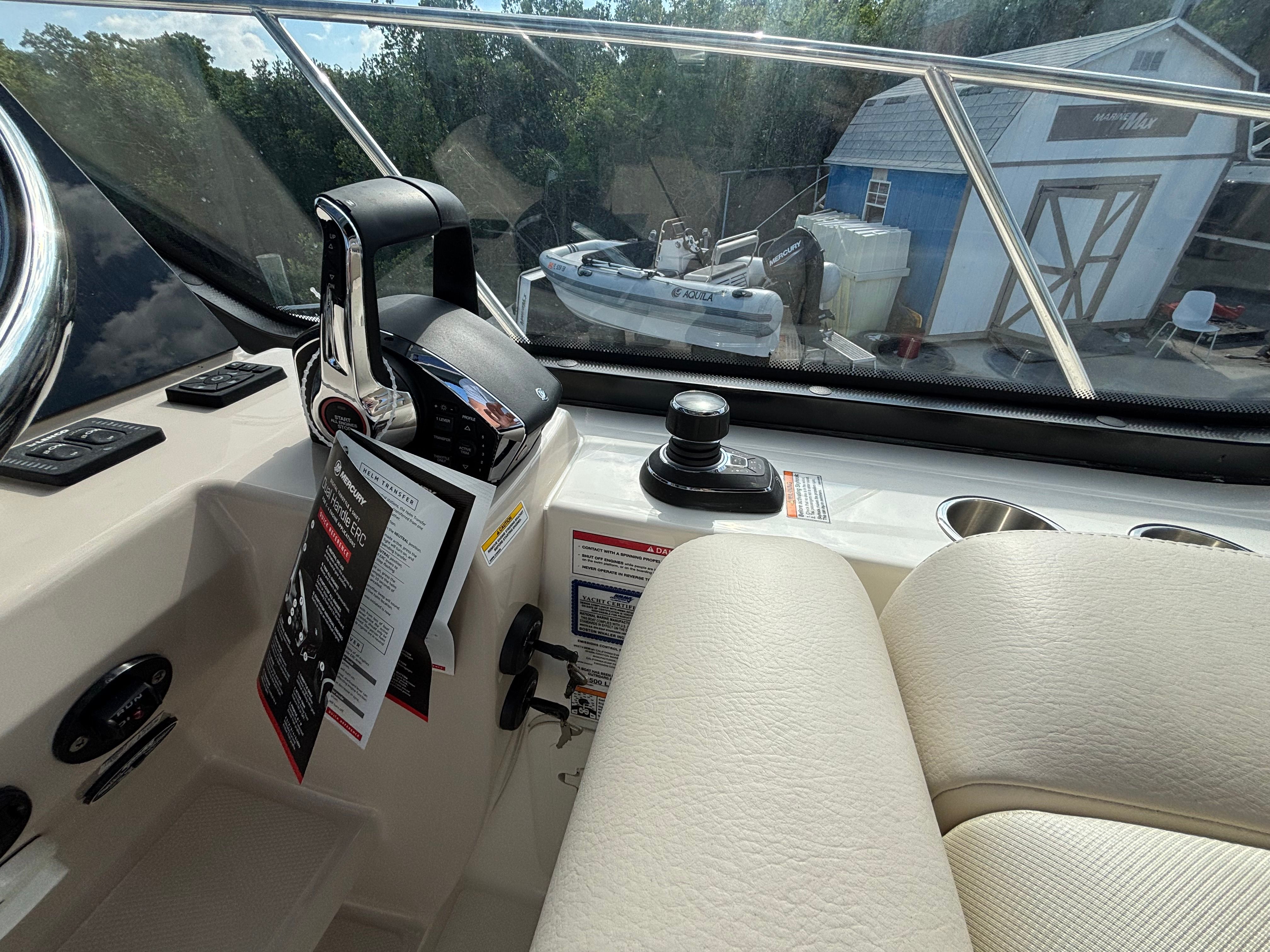 2026 Boston Whaler 325 Conquest Image Thumbnail #9