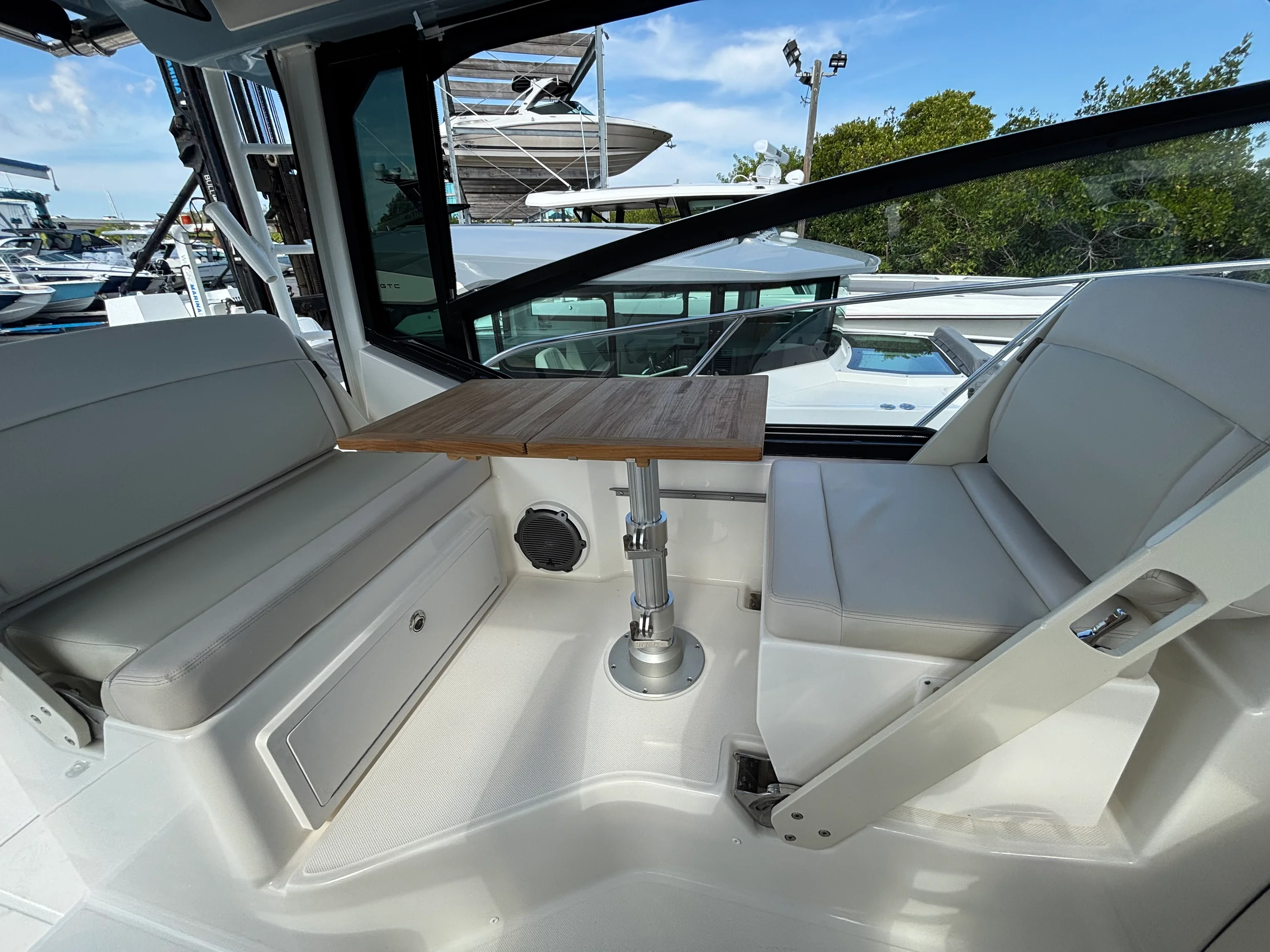 2026 Boston Whaler 325 Conquest Image Thumbnail #7