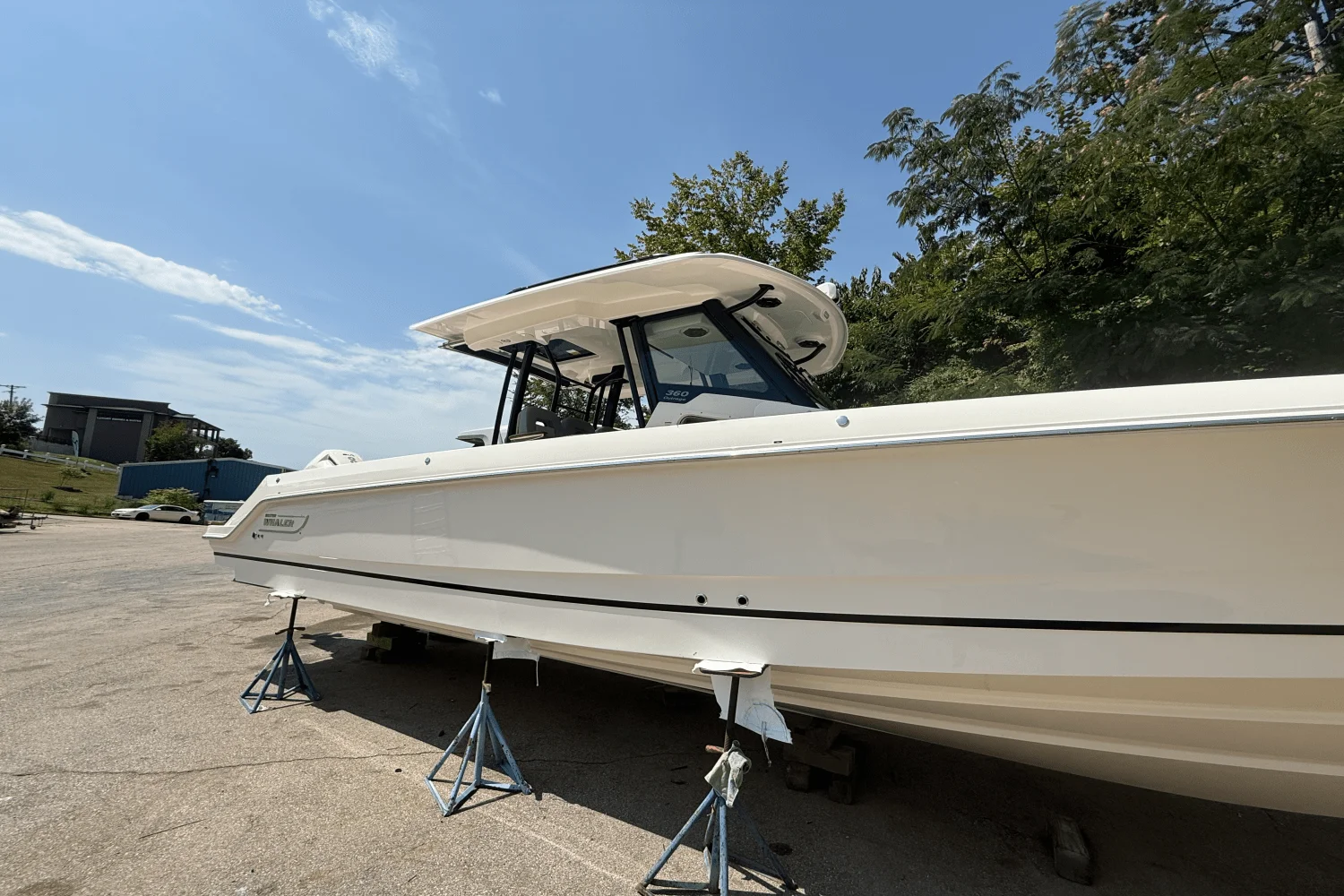 2026 Boston Whaler 360 Outrage Image Thumbnail #8