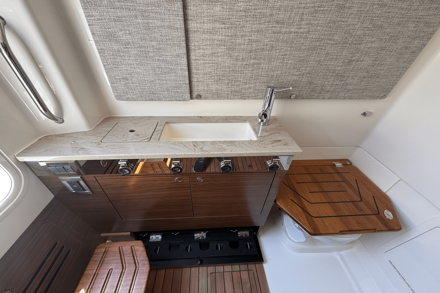 2026 Boston Whaler 360 Outrage Image Thumbnail #27