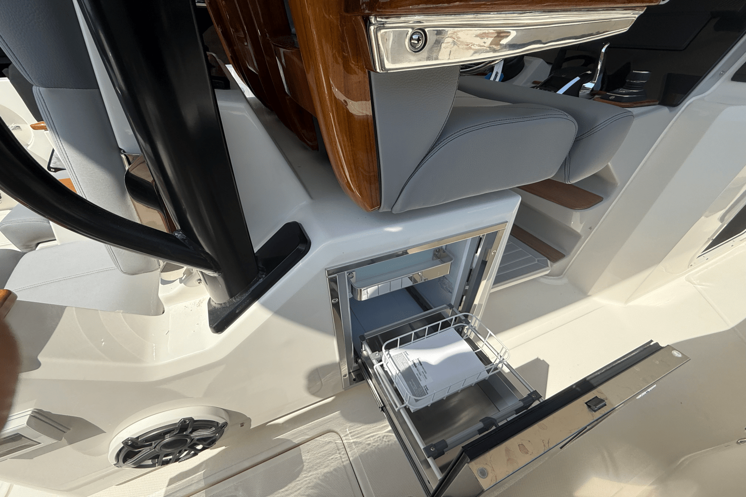 2026 Boston Whaler 360 Outrage Image Thumbnail #24