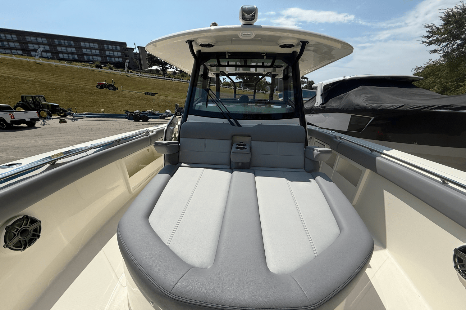 2026 Boston Whaler 360 Outrage Image Thumbnail #11