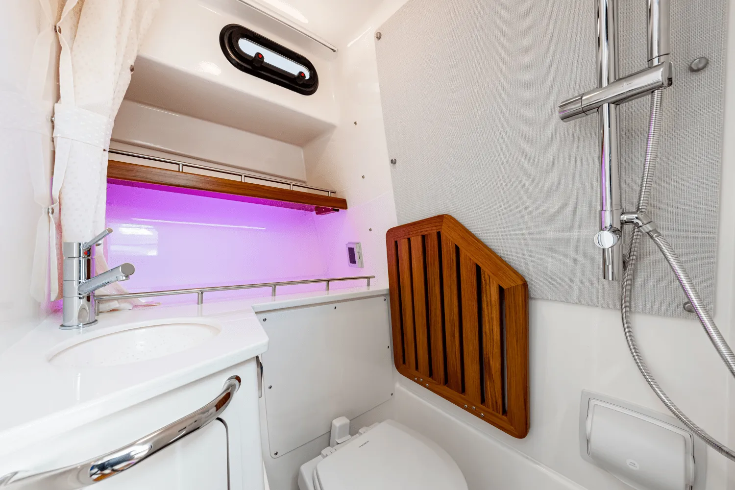 2025 Boston Whaler 350 Realm Image Thumbnail #60