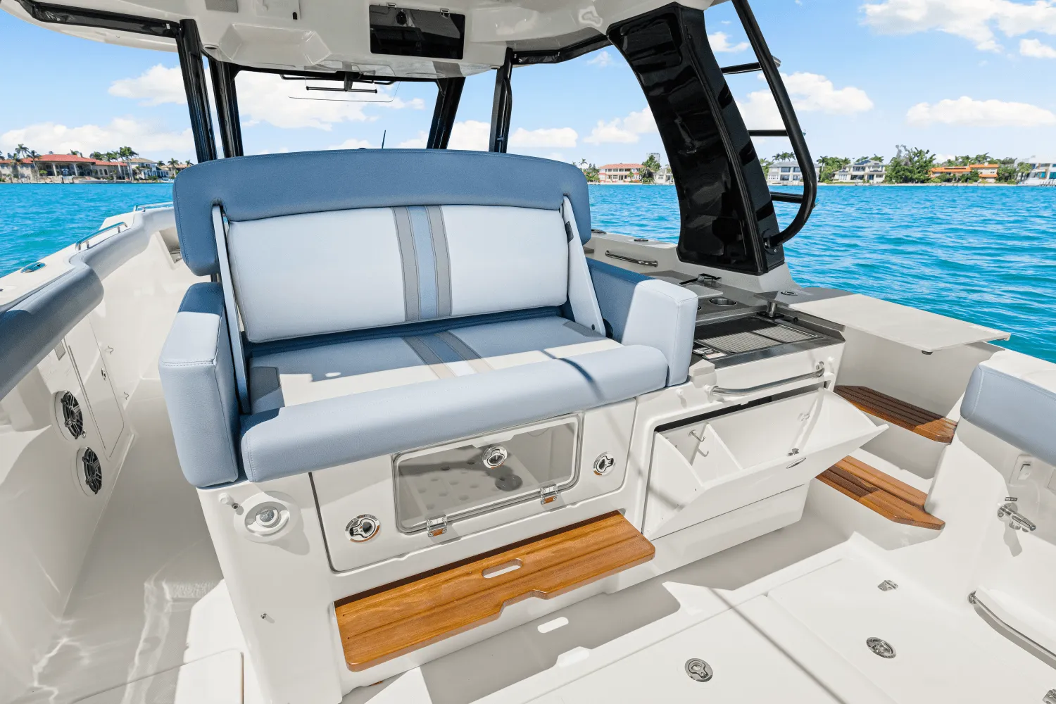 2025 Boston Whaler 350 Realm Image Thumbnail #43
