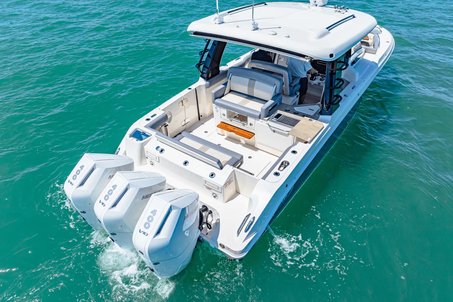 2025 Boston Whaler 350 Realm Image Thumbnail #17