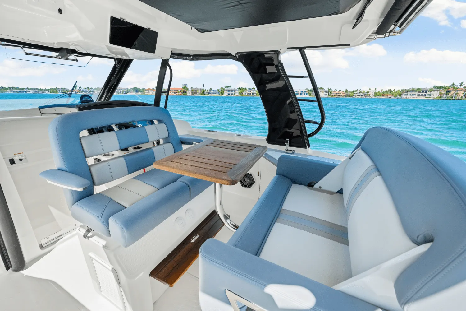 2025 Boston Whaler 350 Realm Image Thumbnail #49