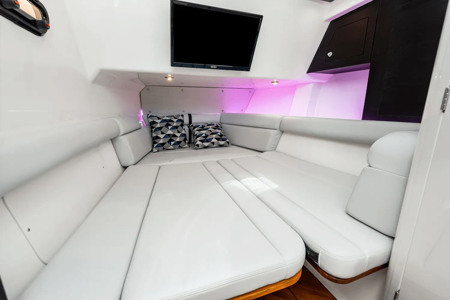 2025 Boston Whaler 350 Realm Image Thumbnail #58