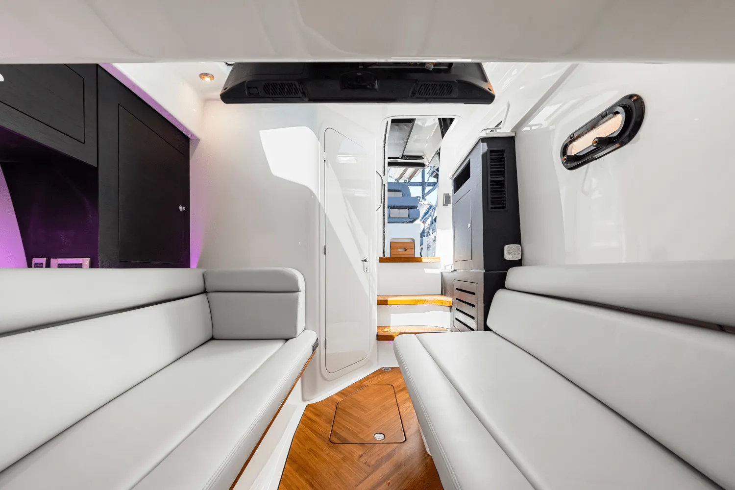 2025 Boston Whaler 350 Realm Image Thumbnail #59