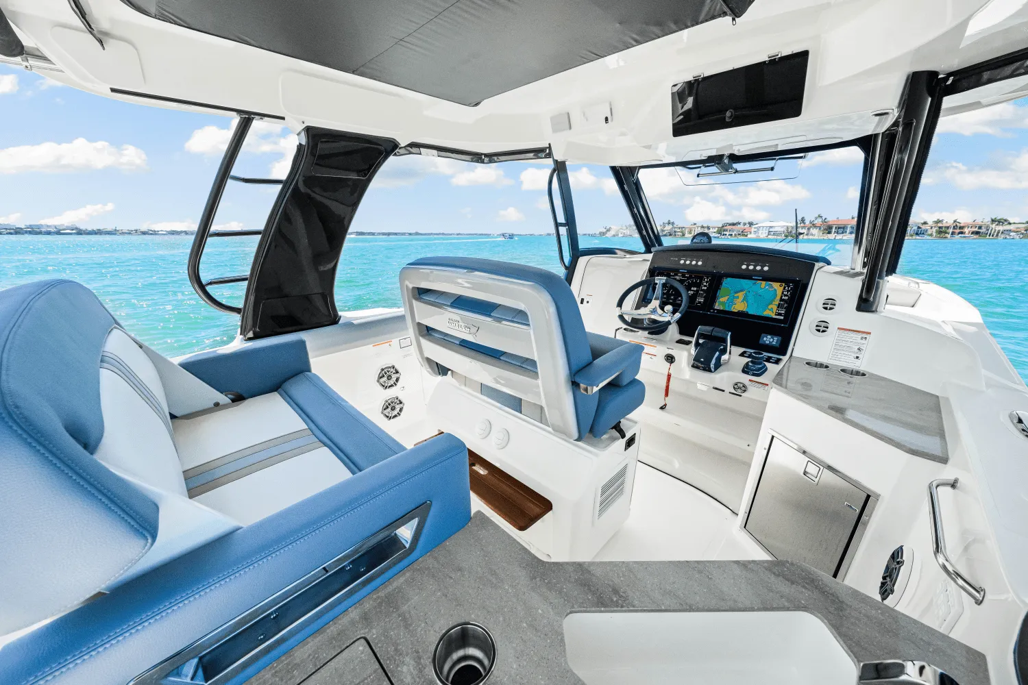 2025 Boston Whaler 350 Realm Image Thumbnail #34