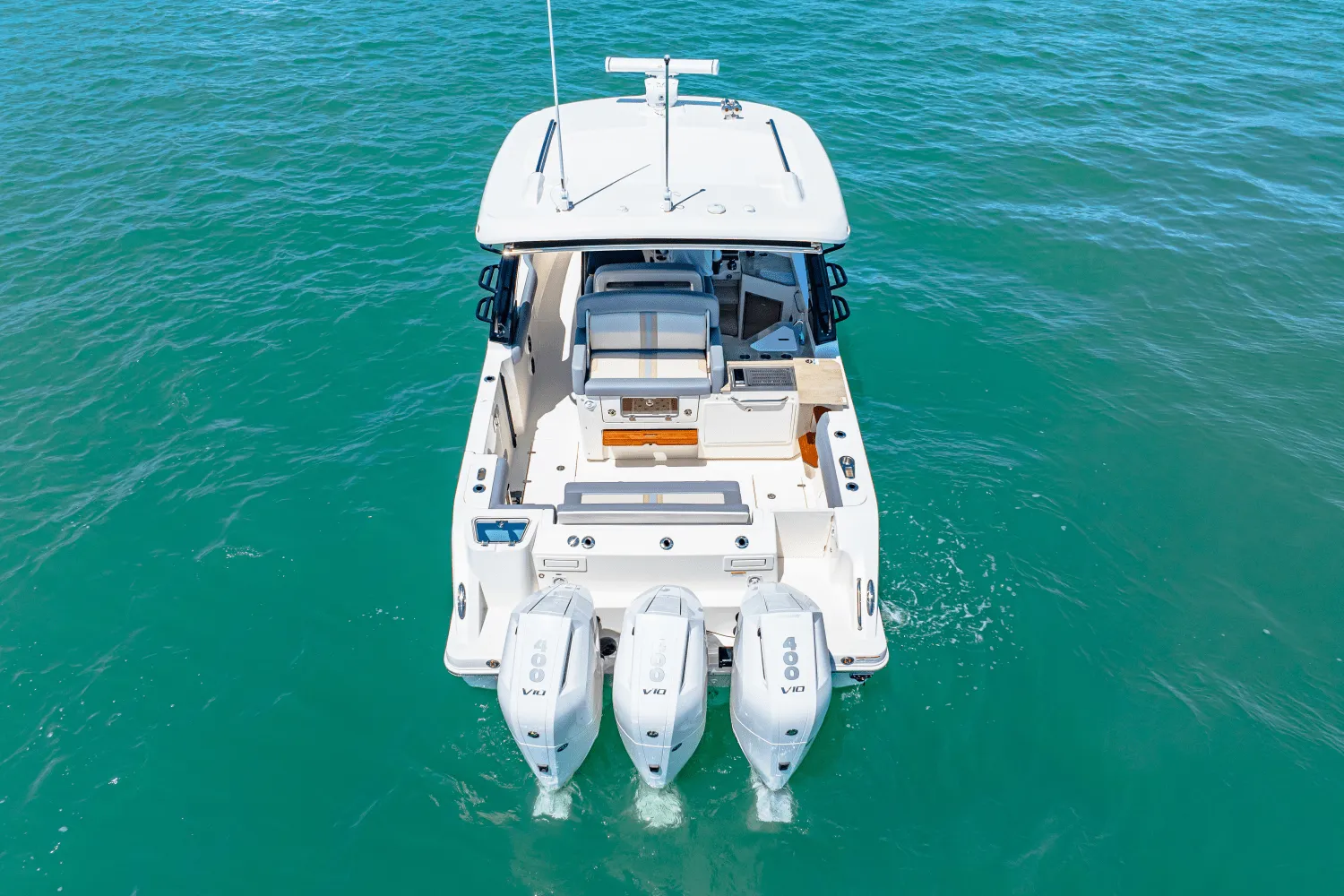 2025 Boston Whaler 350 Realm Image Thumbnail #15