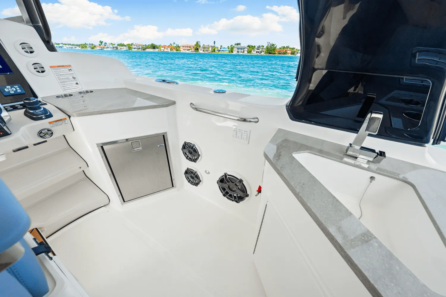 2025 Boston Whaler 350 Realm Image Thumbnail #48