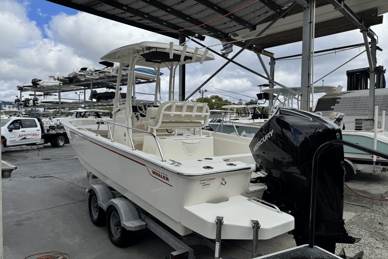 2021 Boston Whaler 210 MONTAUK Image Thumbnail #3