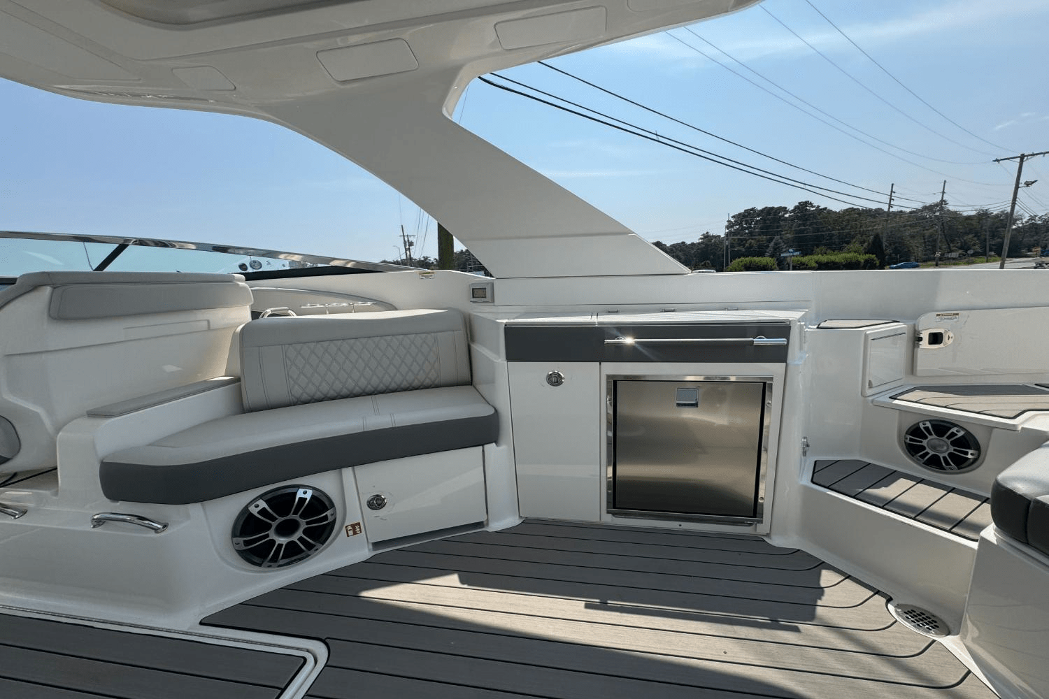2025 Sea Ray SLX 350 Outboard Image Thumbnail #14