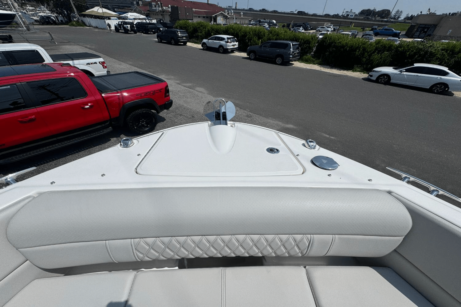 2025 Sea Ray SLX 350 Outboard Image Thumbnail #35